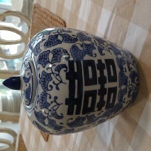 Oriental blue white double happiness Ginger Temple jar lid 8 x 6 1/2 chinoiserie